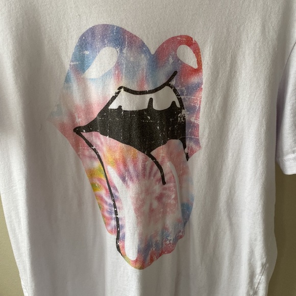 Tie Dye Tongue Graphic Tee - Picture 5 of 5
